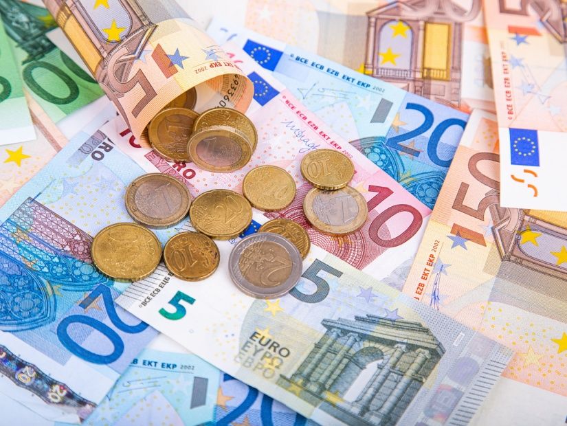 Çeşitli euro banknotları