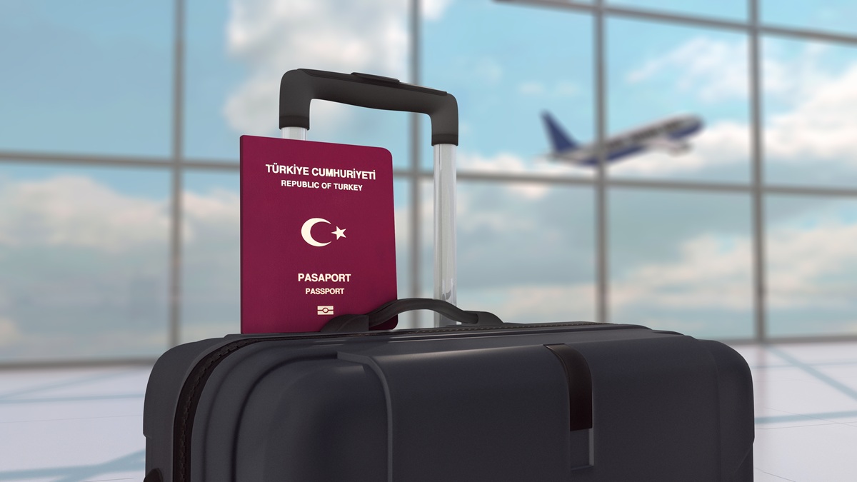 Pandemi tüm dünyada seyahat planlarını alt üst etti. Ülkeler seyahat kurallarında sürekli değişikliğe gidiyor. Hatta sınırlarını yabancılara tamamen kapatan ülkeler bile var. Türkiye, dünyada karantin...