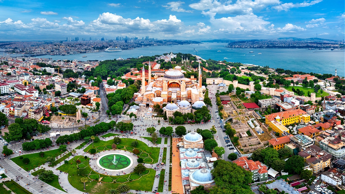 Ramazan ayı, Türkiye genelinde manevî atmosferin yoğun şekilde hissedildiği, huzur ve birlikteliğin daha güçlü yaşandığı bir ay. Bu özel ayda, insanlarda hem tarih&ici...
