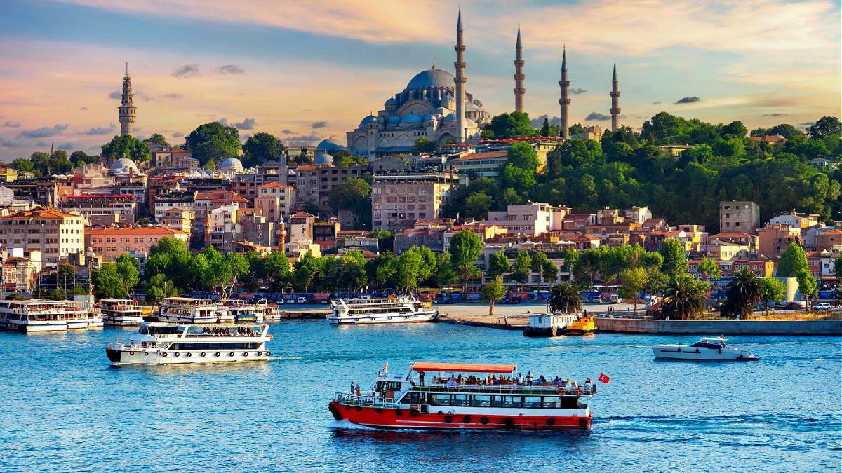 D&uuml;nyanın d&ouml;rt bir yanından milyonlarca insan yeni yerler keşfetmek, farklı k&uuml;lt&uuml;rlerle tanışmak, tarih&icirc; ve doğal g&uuml;zellikleri gezmek ya da hayallerini ger&ccedil;ekleşti...