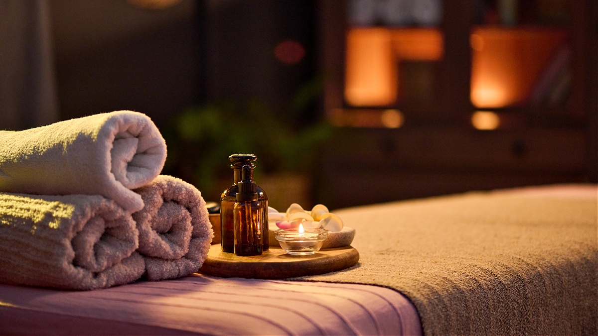 Fizyolojik ve psikolojik olarak rahatlamanın en ideal yolu olan SPA merkezleri, geçmişin tedavilerini günümüzün teknolojisiyle yaşatıyorlar. Sağlık turizminde önde gele...