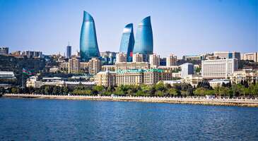 Türk vatandaşları 1 Nisan'dan itibaren yeni çipli kimlik kartlarıyla, 90 güne kadar Azerbaycan'a vizesiz turistik seyahat etmeye başladı. Kimlikle Azerbaycan seyahati ancak uçakla yapılabilecek yolculuklar için geçerli olacak.