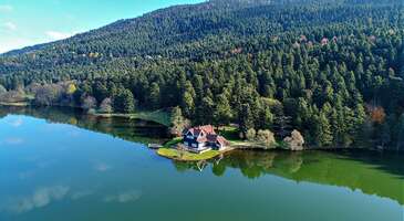 29 Ekim Cumhuriyet Bayramı salı gününe denk geliyor. Pazartesi öğleden sonra tatil olduğundan sabah için yarım gün izin alarak hafta sonu ile birleştirip güzel bir tatil yapabilirsin. Bu yüzden sana h...
