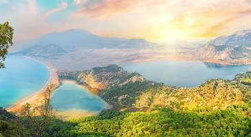 Çok çalıştın, çok evde kaldın, doğadan ve kuş seslerinden uzak çok zaman geçirdin… Huzurlu ve sakin bir tatil senin de hakkın. Kafa dinlemek için eşsiz 15 yer seni bekliyor! Yazıyı oku, planını çıkar, çantanı kap ve yola çık!
