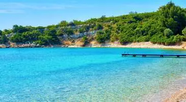 Ege’nin incisi İzmir her sene çok sayıda yerli ve yabancı turiste ev sahipliği yapıyor. Her ilçesi muhteşem doğal güzelliklere sahip İzmir’de birbirinden güzel koylar bulunuyor. Bu koylarda masmavi de...