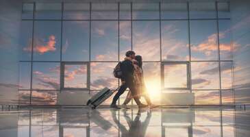 Sevgililer Günü bahane, seyahat etmek şahane! Yaklaşan 14 Şubat öncesi romantik destinasyonlara yolculuk etmek istiyorsan sana güzel önerilerim var. Şu sıralar bilet fiyatlarının da uygun olduğu, birbirinden keyifli rotalara göz atmaya ne dersin?