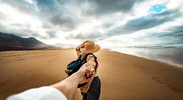 Evet arkadaş! bir kitap okursun hayatın değişir ya, bir film izlersin, işte o zaman yaşadığın yer bile değişebilir! “buralardan gitmeliyim” diyenlere gelsin 10 film önerisi… -But first watch :)