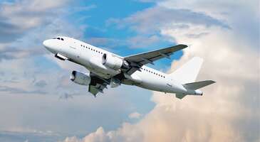 29 Ekim’de açılması planlanan İstanbul Yeni Havalimanı’ndan havalanacak uçakların biletleri satışa çıktı. Türk Hava Yolları, Aralık ayı sonuna kadar yeni havalimanından yurt içinde İzmir ve Antalya’ya, yurt dışında ise Bakü’ye uçacak. Biletler 59 TL’den başlayan fiyatlarla satışa sunuldu.