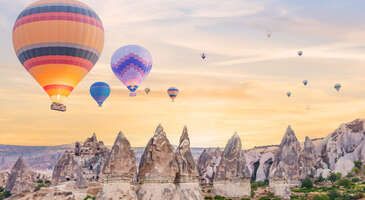Ülkemizin Anadolu bölgesindeki güzide şehirlerden ve barındırdığı otantik ve doğal yapılarla kendisine hem yerel hem de yabancı turistlerin kalbinde özel bir yer edinmiş Nevşehir’in gözbebeği Avanos keşfedilecek birçok yere sahip.