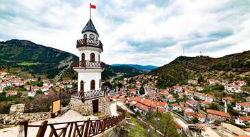 2017 yılında ‘Yavaş Şehir / Cittaslow’ ilan edilen Göynük son yıllarda ‘‘huzur sığınağı’’ olarak adından sık sık bahsettiriyor. Bozulmamış doğal güzellikleri ve tarihi harmanlayan Göynük mutlaka görülmesi gereken yerlerden.