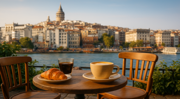 İstanbul’u keşfetmeye doyum olmaz, İstanbul’u gezerken kahve içmeden de hiç olmaz. Bu yazımızda hem yeni nesil kahvecileri hem de geleneksel kahve usulünü devam ettiren mekanları listeledik. İstanbul’un en iyi kahvecilerini, bu tarihi şehrin farklı ilçe ve semtlerinde dolaşırken uğramanızı istediğimiz mekanlarını yazımızda bulabilirsiniz.