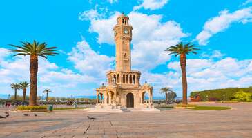 Yeni yılı 5 günlük kısa soluklu bir tatille karşılamaya ne dersin? 2020’ye girerken ailesini ya da sevdiklerini ziyaret edip yeni yerler keşfetmek isteyenler için güzel tatil fırsatları var. Üstelik uçak bileti fiyatları da uygun.