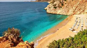 Bayram tatili yaklaşıyor malum tatil 3 gün olunca yakın yerlere kaçmak daha iyi bir fikir gibi geliyor insana. Hafta sonu tatiliyle birleştirip 5 günlük bir kaçamak da yapabilirsiniz. Sizlere bu kez alternatif tatil rotalarını anlatmak istedik. Yakınlarda nerelere gidebilirim diyorsanız, biraz da değişik yerler görmek istiyorsanız önerilerimize göz gezdirmenizi tavsiye ederiz. Bir küçük hatırlatma konaklama sorunu yaşamak istemiyorsanız otel rezervasyonlarınızı şimdiden yapın, bayram tatilinde turistik yerlerin kalabalık olacağını söyleyebiliriz.