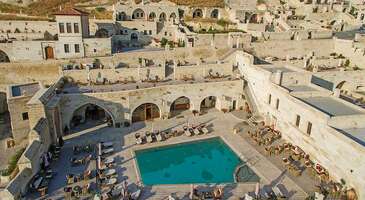 TripAdvisor’un her yıl kullanıcı yorumlarına dayanarak belirlediği Travelers’ Choice ödüllerini kazanan oteller belli oldu. Dünya sıralamasında 9. sırada olan Kayakapı Premium Caves, dünyanın en lüks oteli seçildi.