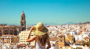 Ülkemizden başta Avrupa, Asya ve Afrika ülkeleri olmak üzere birçok noktaya doğrudan uçmak mümkün. Bu yerler arasında çok bilinmeyen ancak en az diğer leri kadar görülmeye değer yerler de var. Türkiye'den aktarmasız uçabileceğiniz çok fazla bilinmeyen 5 rotayı keşfetmeye ne dersiniz.