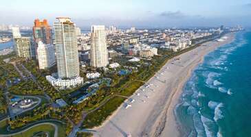 Yıl boyunca sıcak iklimi sayesinde deniz, güneş ve kum üçlüsünden vazgeçemeyenlerin riyalarını süsleyen Miami renkli yaşam tarzıyla, nefis lezzetleriyle ve eğlenceli geceleriyle ziyaretçilerine unutulmaz bir tatil vaat ediyor. Miami’ye geldiğinizde şehrin keyfini sonuna kadar sürmek isterseniz, bu önerileri bir yere not edin.