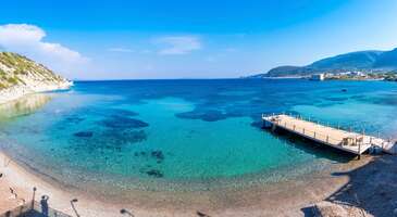 Masmavi denizi, altın sarısı kumları ve ormanları ile İzmir’in Karaburun ilçesi çok sayıda güzel koya sahip. Huzurlu bir tatile ihtiyacın varsa doğal güzellikleriyle öne çıkan Karaburun tam sana göre. İster ailecek ister arkadaşlarınla ister tek başına bu muhteşem koylarda keyifli bir tatil yapabilirsin.