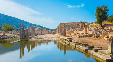 Turizmde kültürel miraslar noktasında değerlerimizin daha çok parlaması ve bilinmesi için yeni adımlar atılıyor. Bu kapsamda 2018’de Troya, 2019’da Göbeklitepe ve 2020'de Patara yılı ilan edildi. Turizmde teşvik amacıyla yapılan bu belirlemeler sonucu Çanakkale ve Şanlıurfa'ya ilgi oldukça artmıştı. Benzer durum Patara için de yaşandı. Hadi gel bu eşsiz kültür varlığını birlikte keşfedelim.