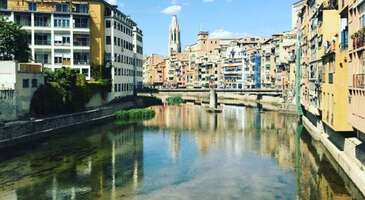 İspanya’da Barselona’ya yakın Fransa sınırındaki iki kent Figueres ve Girona, tarihi ve sanat eserleriyle çok dikkat çeken iki şehir. Hele ki Salvador Dali’ye hayran biriyseniz yolunuz mutlaka Figueres’e düşsün. Buradaki Salvodar Dali Müzesi, sanatla uğraşanların mutlaka görmesi gereken bir yer.
