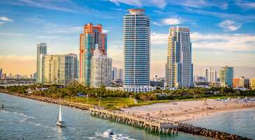 Yıl boyunca sıcak iklimi sayesinde deniz, güneş ve kum üçlüsünden vazgeçemeyenlerin riyalarını süsleyen Miami renkli yaşam tarzıyla, nefis lezzetleriyle ve eğlenceli geceleriyle ziyaretçilerine unutulmaz bir tatil vaat ediyor. Miami’ye geldiğinizde şehrin keyfini sonuna kadar sürmek isterseniz, bu önerileri bir yere not edin.