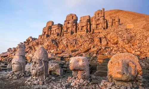 جبل نمرود، كاهتا أديامان