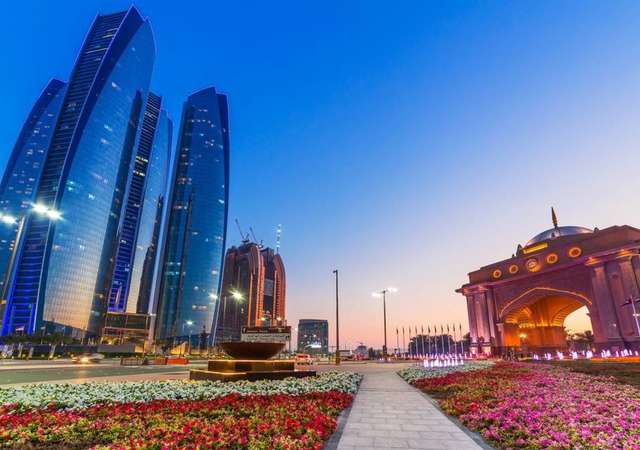 Zamanın ötesinde yaşayan şehir: Abu Dabi