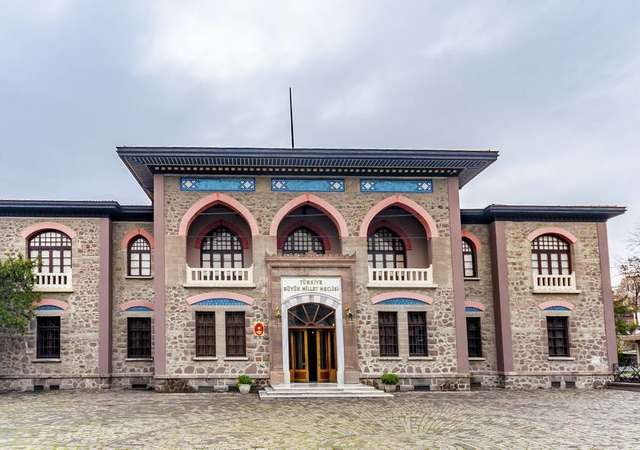 Cumhuriyet'in izlerini taşıyan yerler