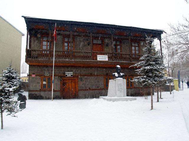 Gazi Ahmet Muhtar Paşa Konağı