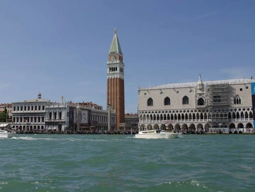 Campanile di San Marco: (Aziz Marc Çan Kulesi)