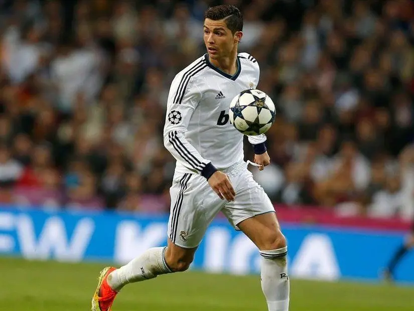 Cristiano Ronaldo (94 milyon Avro)