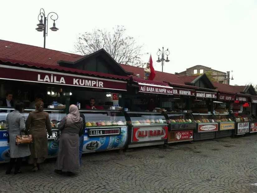 Ortaköy’de kumpir / waffle yemek