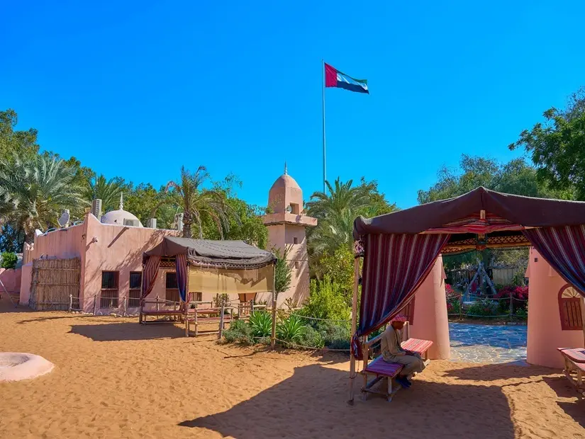 Abu Dabi Gelenek Köyü (Heritage Village) görünümü