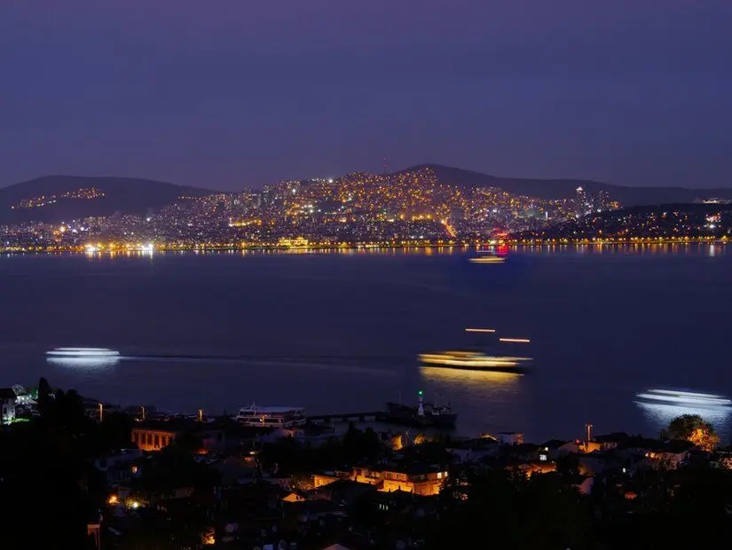 Adalar gece manzarası