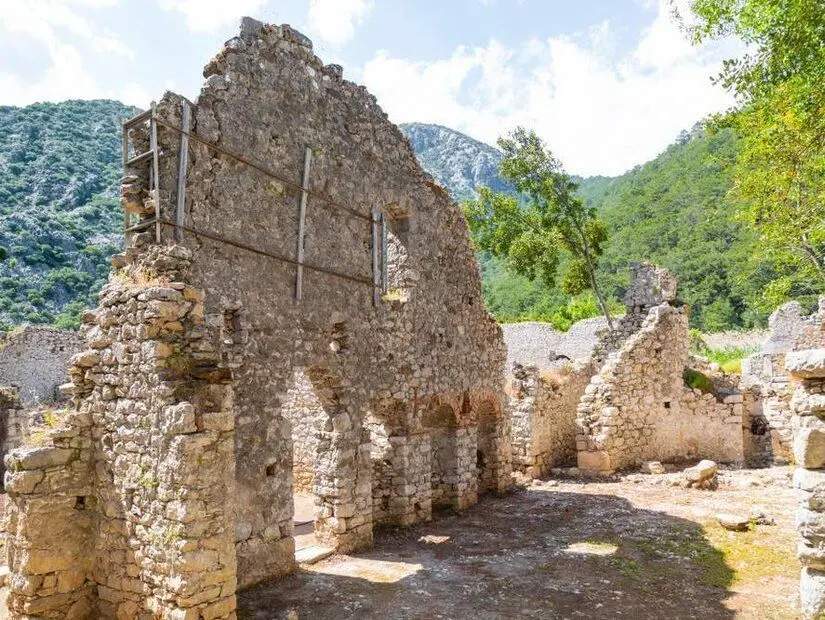 adrasan kalesi kalıntıları görünümü