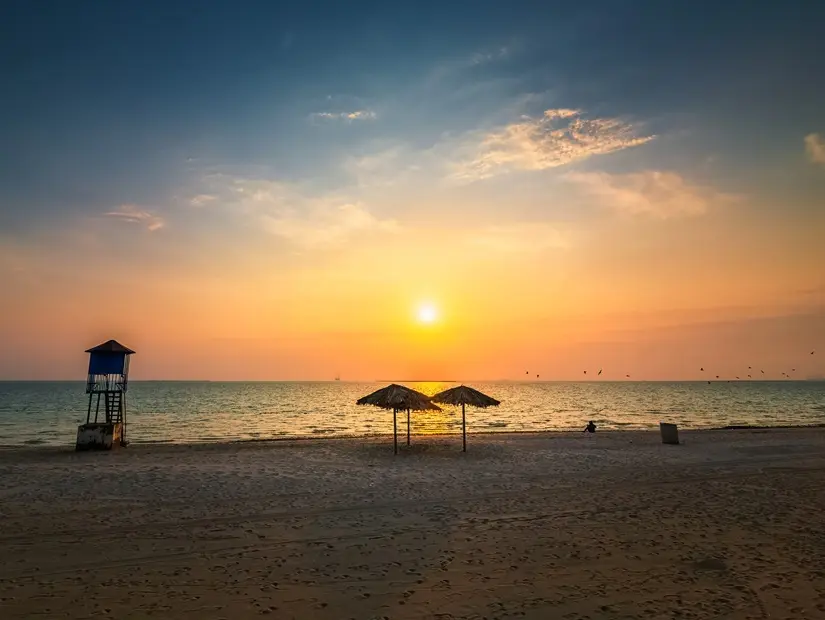 Fanateer Plajı'nın sabah manzarası - Al Jubail, Suudi Arabistan