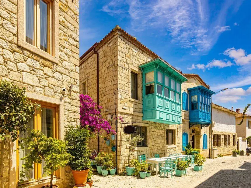 Muhteşem tarihi ve turistik Alaçatı kasabası