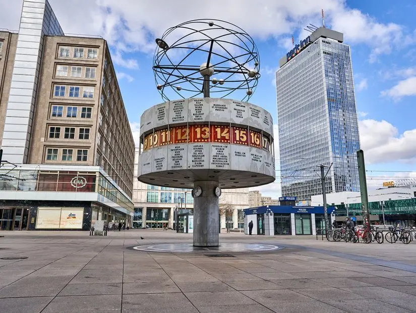 Alexanderplatz Dünya Saati