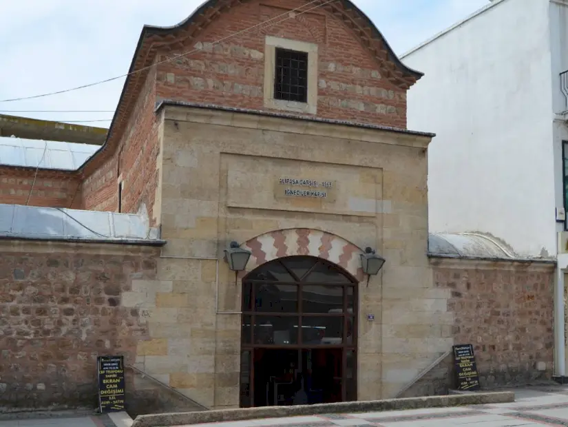 Ali Paşa Çarşısı girişi