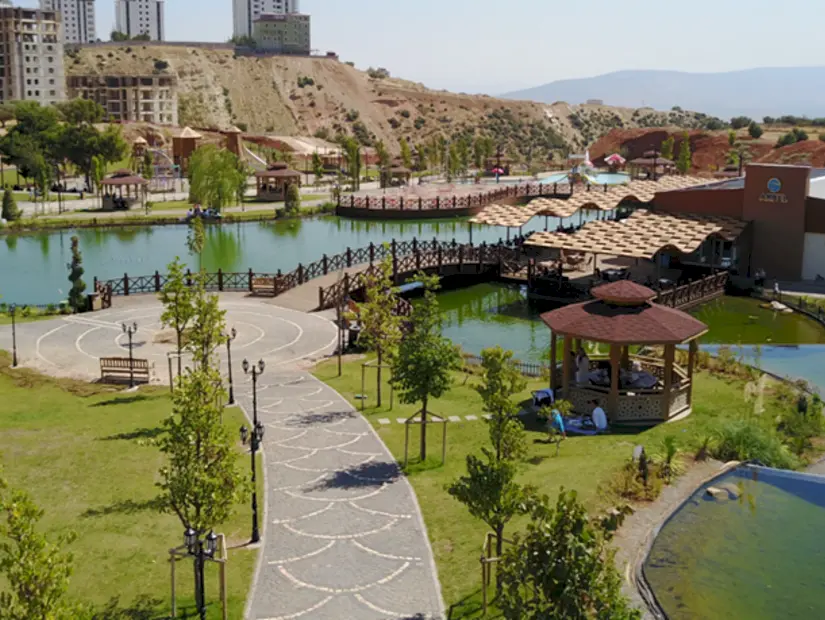 Aliya İzzetbegoviç Parkı - Onikişubat havadan görünümü