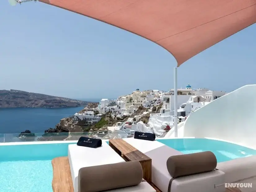 Andronis Luxury Suites santorini oteli görünümü