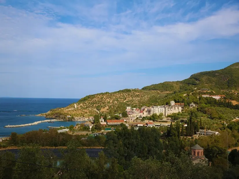 Vatopedi Kutsal ve Büyük Manastırı, Yunanistan'ın Athos Dağı'ndaki bir Doğu Ortodoks manastırı.
