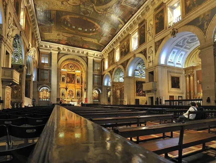 Aziz Roch Kilisesi (Igreja de São Roque) iç görünümü
