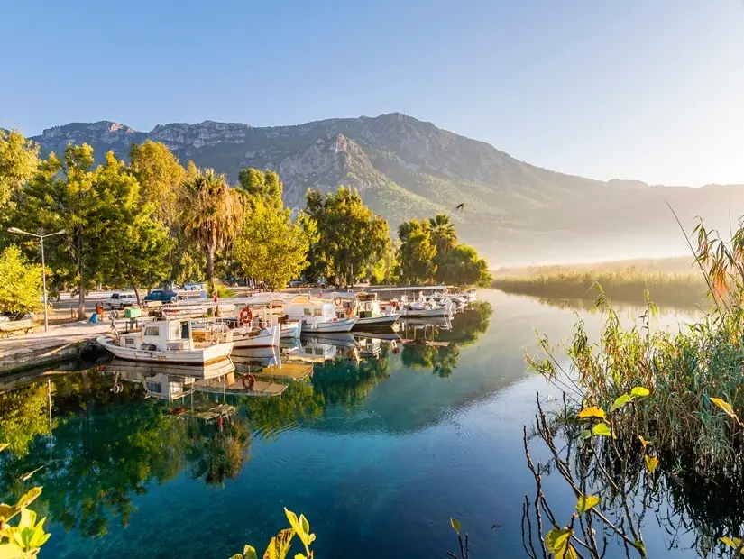 Akyaka Köyü'nde Azmak Nehri manzarası
