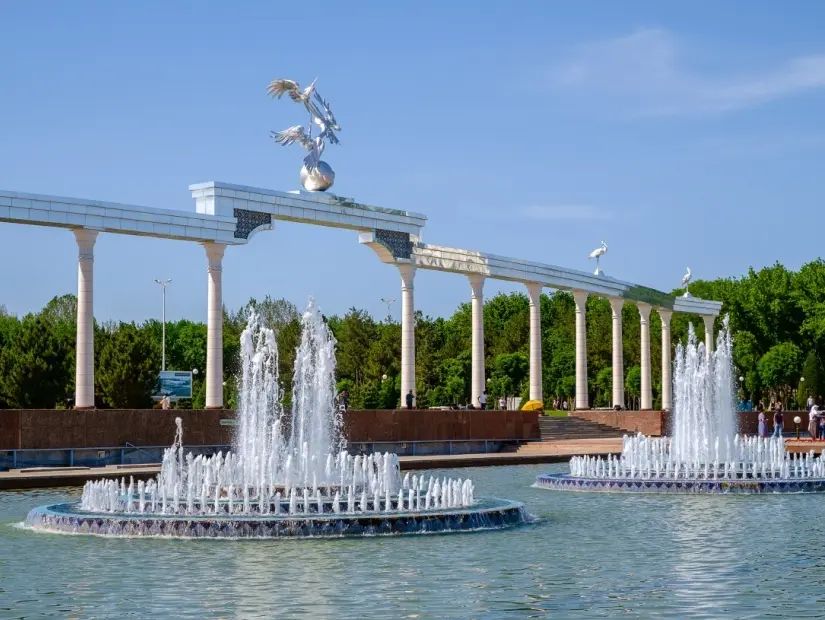 Bağımsızlık Meydanı, çeşmeler
