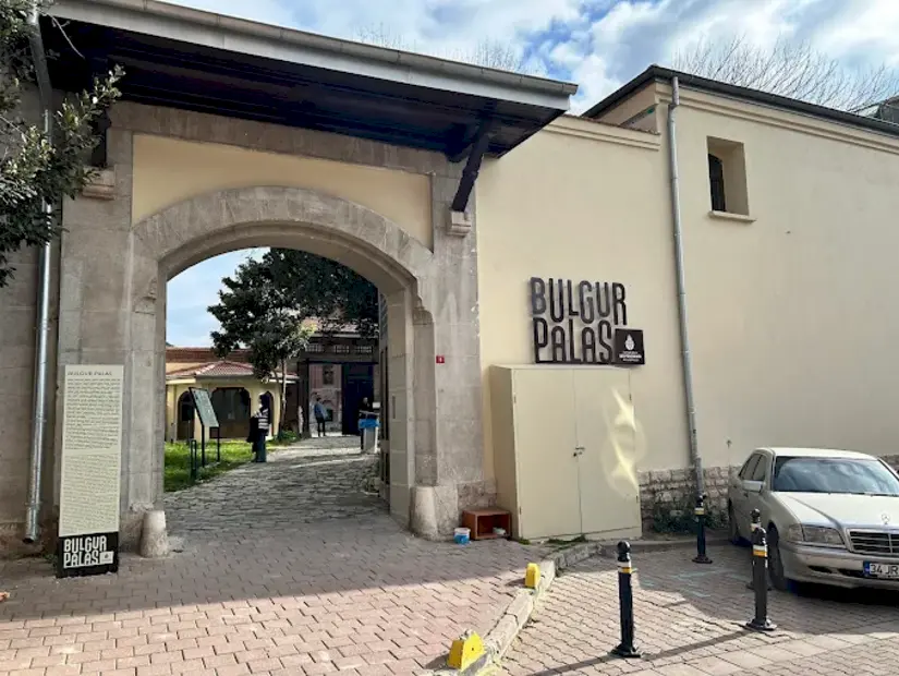Bulgur Palas girişi