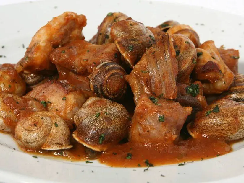 Karavoli (Domates soslu salyangoz)