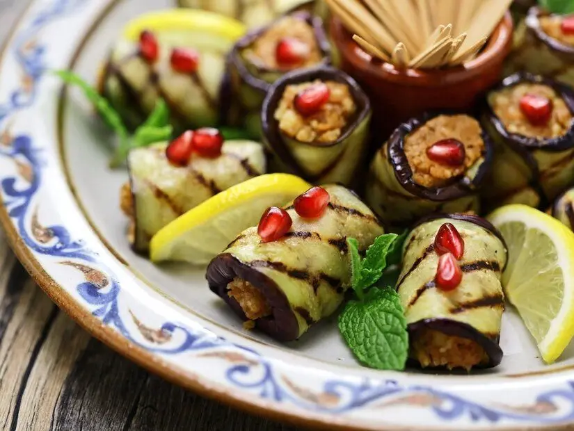 Cevizli patlıcan ruloları