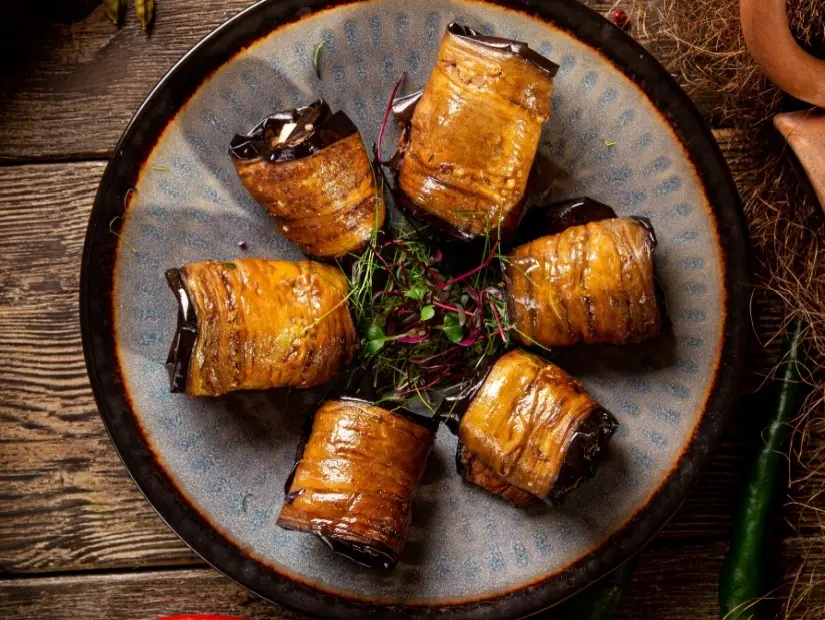 Cevizli patlıcan sarma
