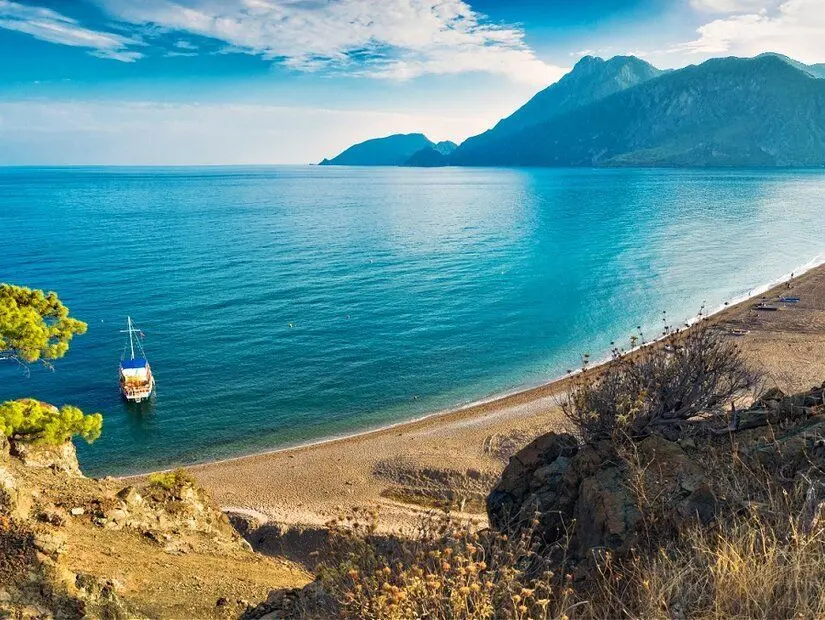 Çıralı Olympos Plajı'nın görünümü