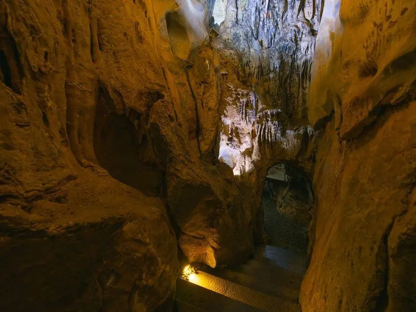 cüceler mağarası